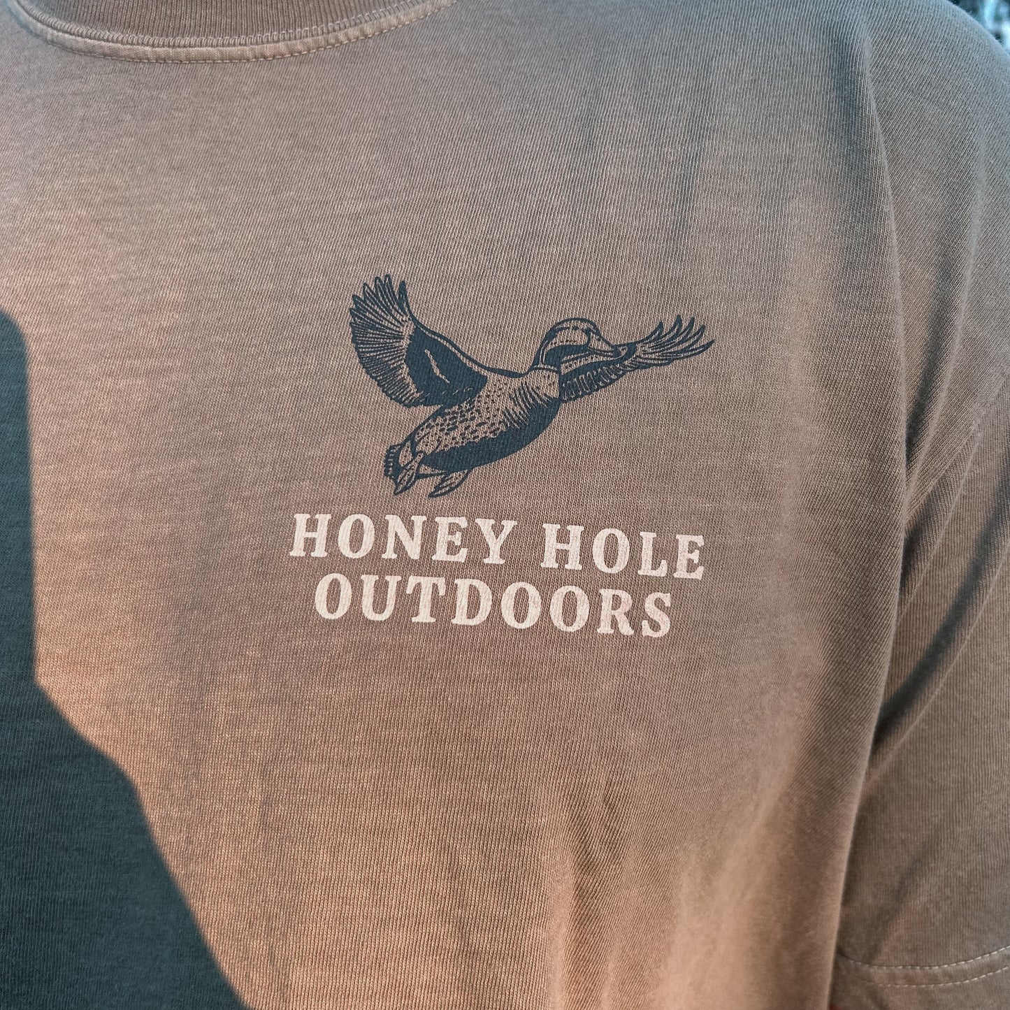 Men’s Honey Hole Lab Retriever Hunter Tee