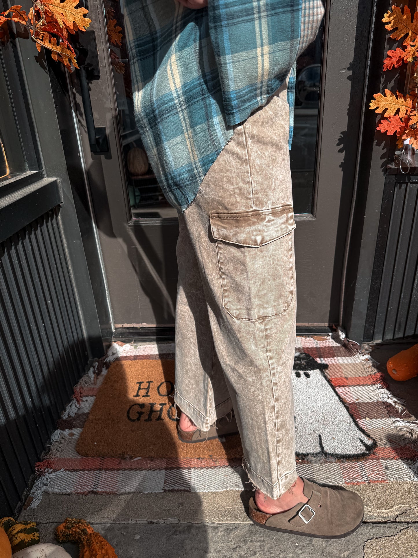 Comfort Distressed Wide Leg Jean