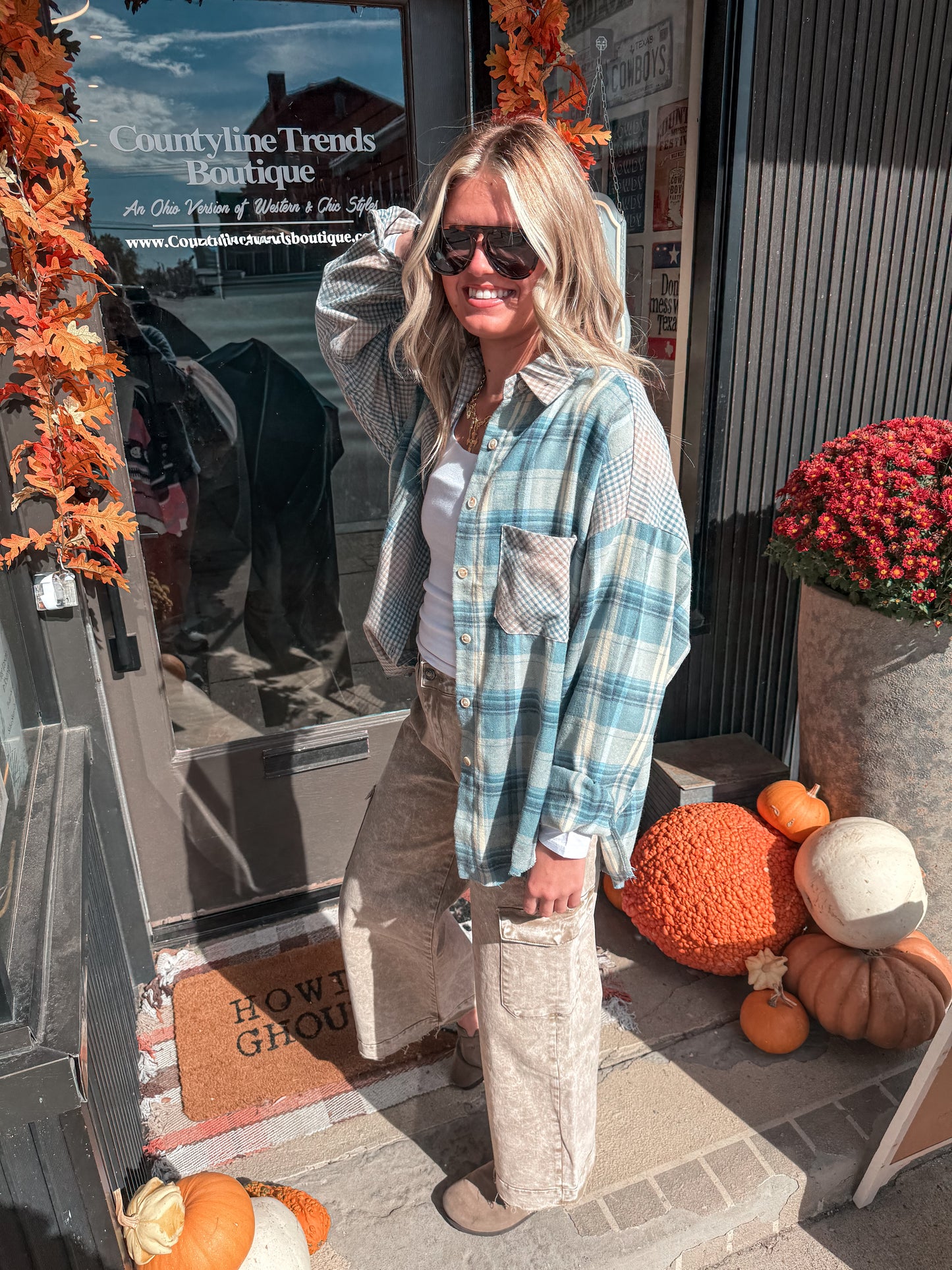 Comfort Distressed Wide Leg Jean