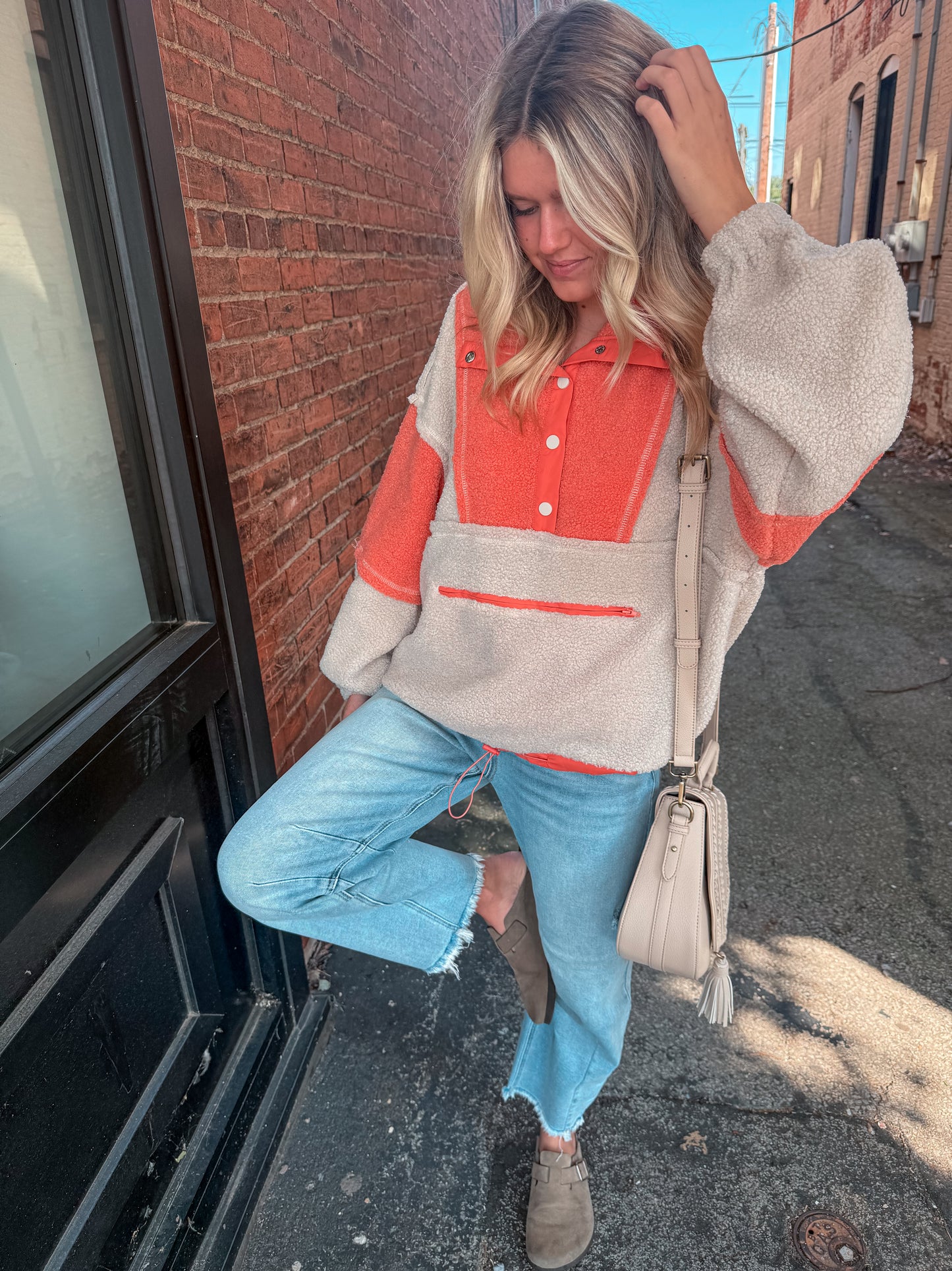 Light Wash Barrel Risen Jeans