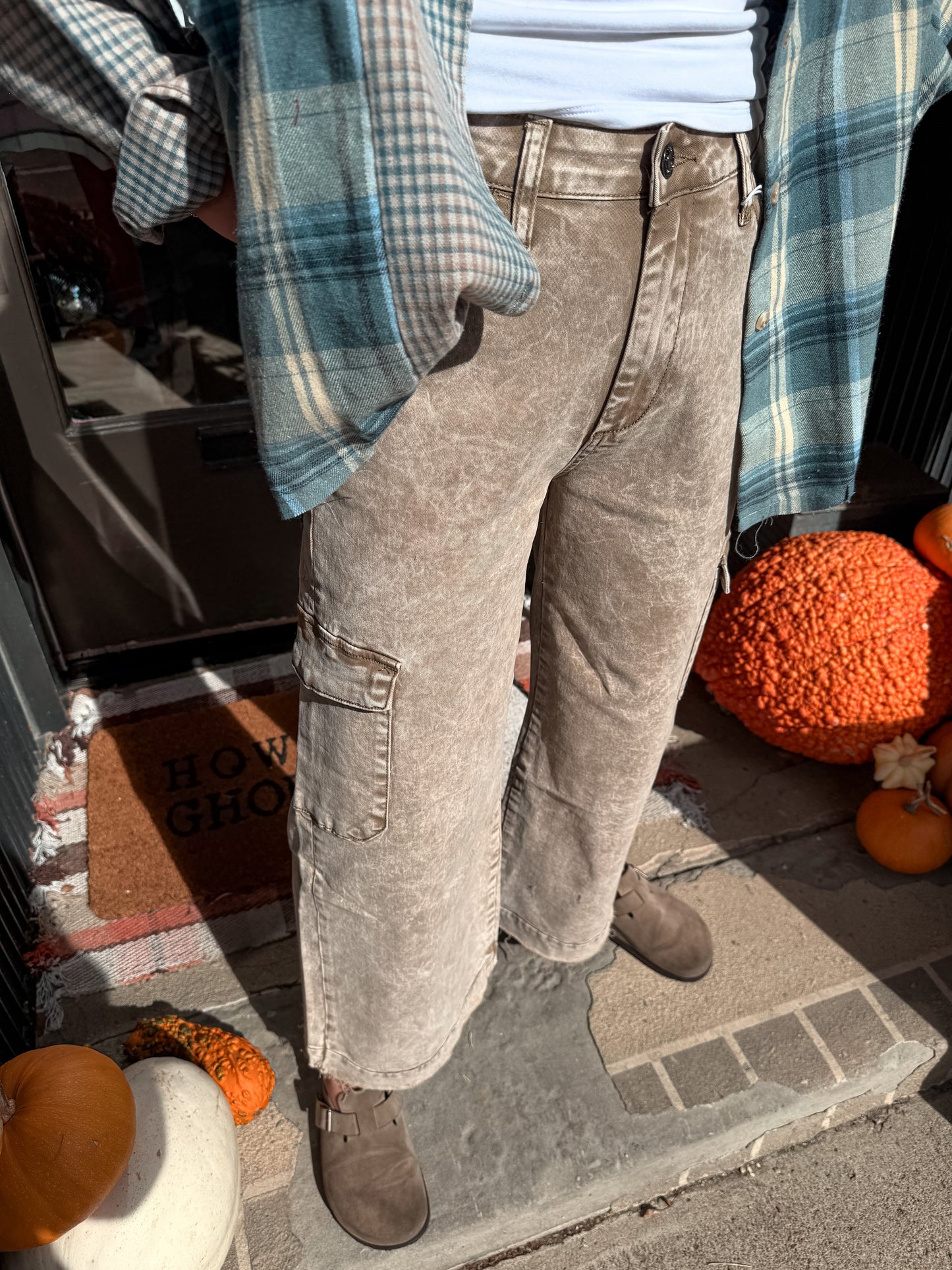 Comfort Distressed Wide Leg Jean