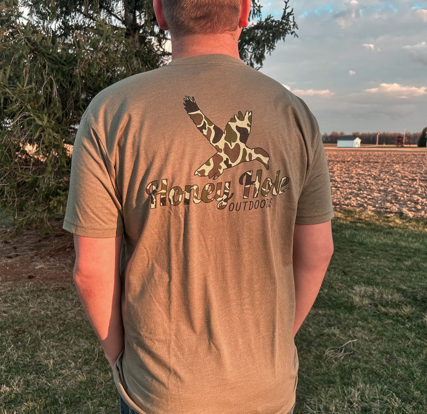 Men’s Honey Hole Outdoor Duck Camo Tee