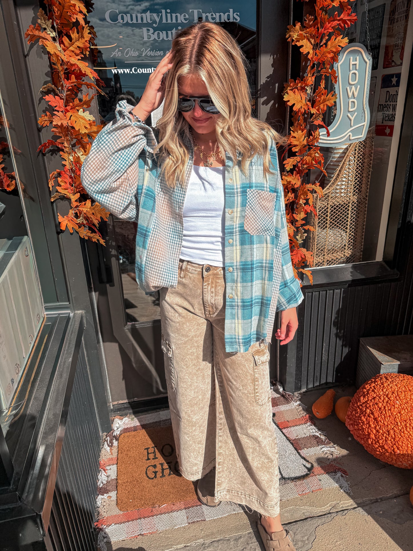 Comfort Distressed Wide Leg Jean