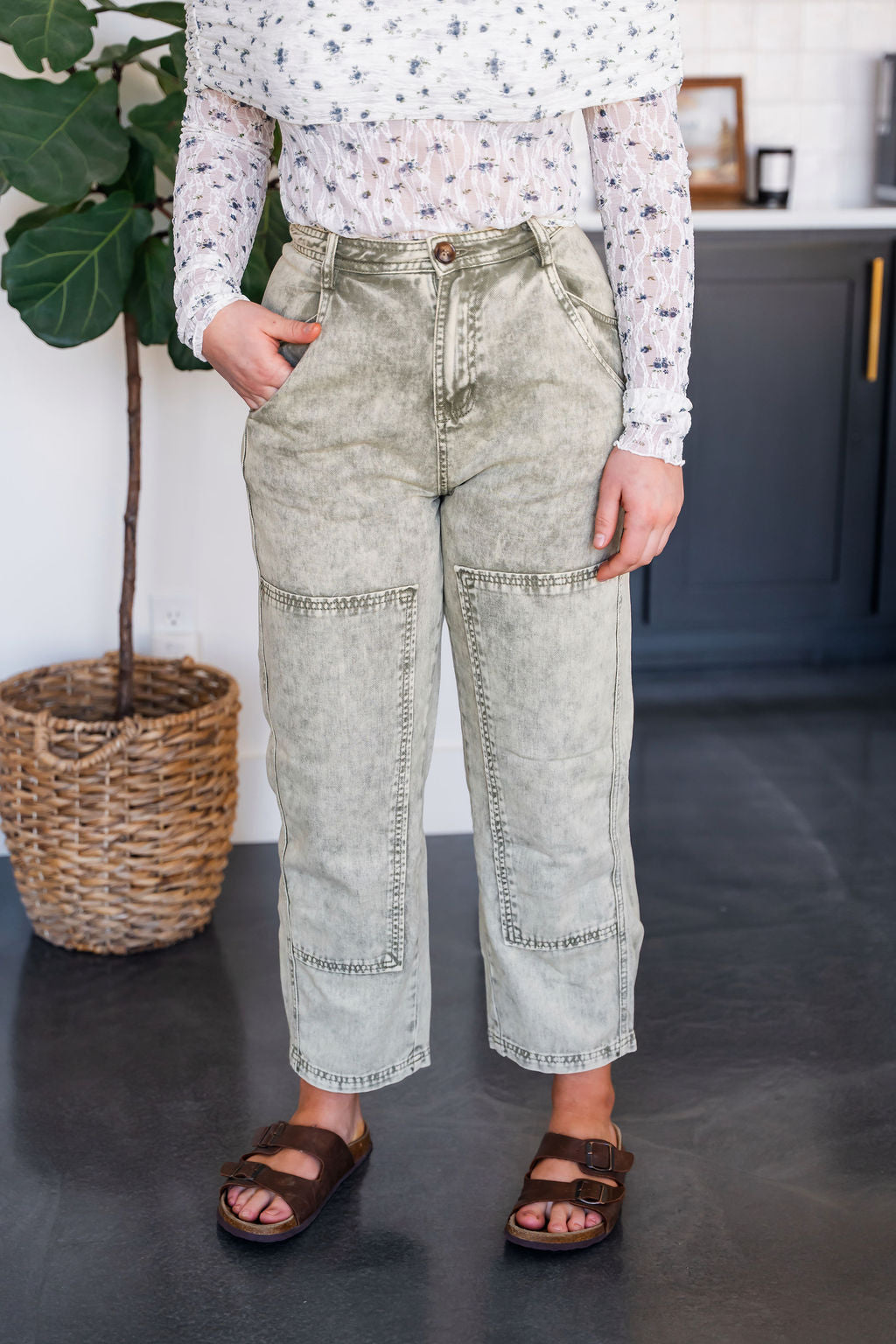 Mineral Wash Barrel Jeans