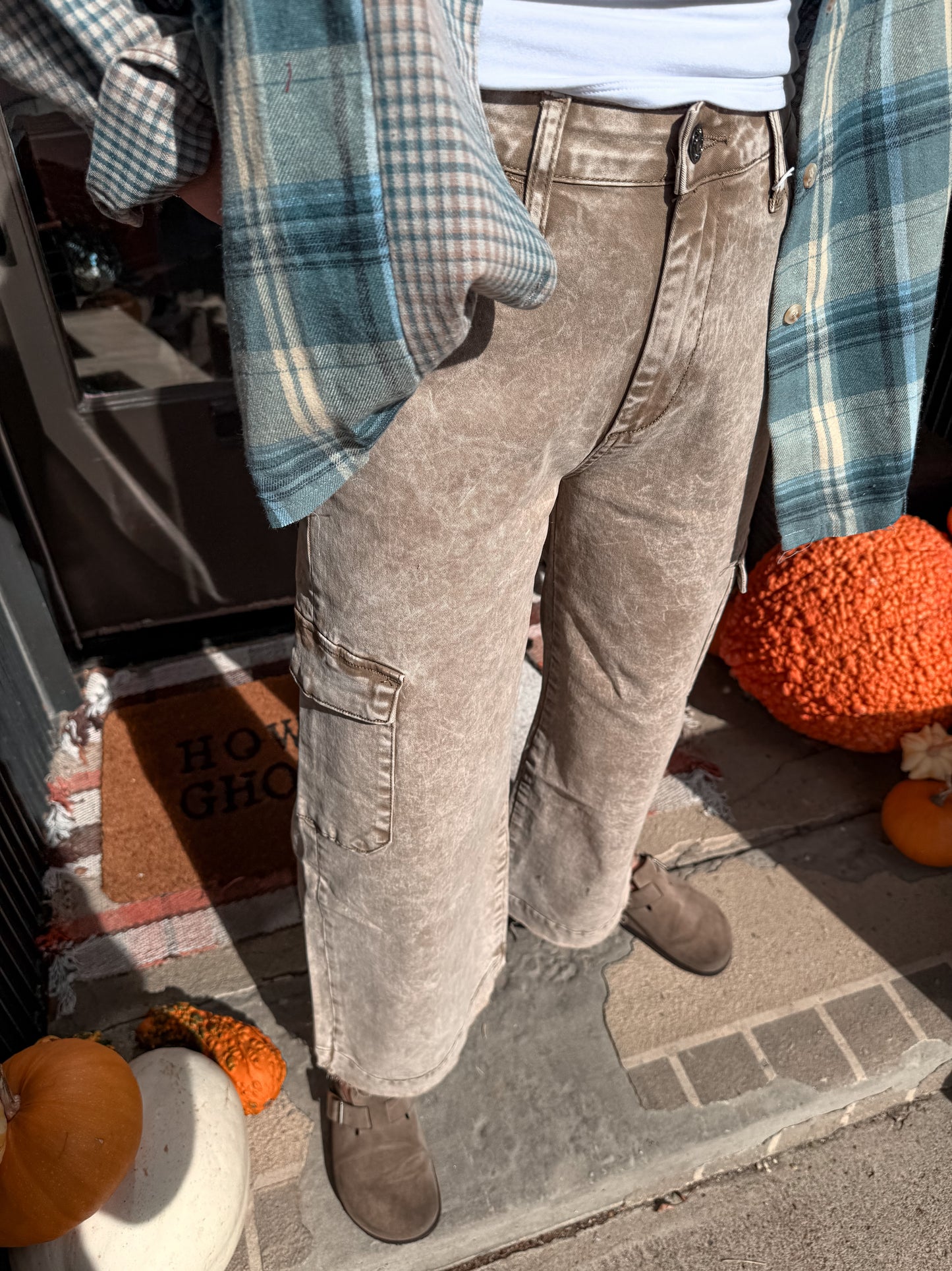 Comfort Distressed Wide Leg Jean