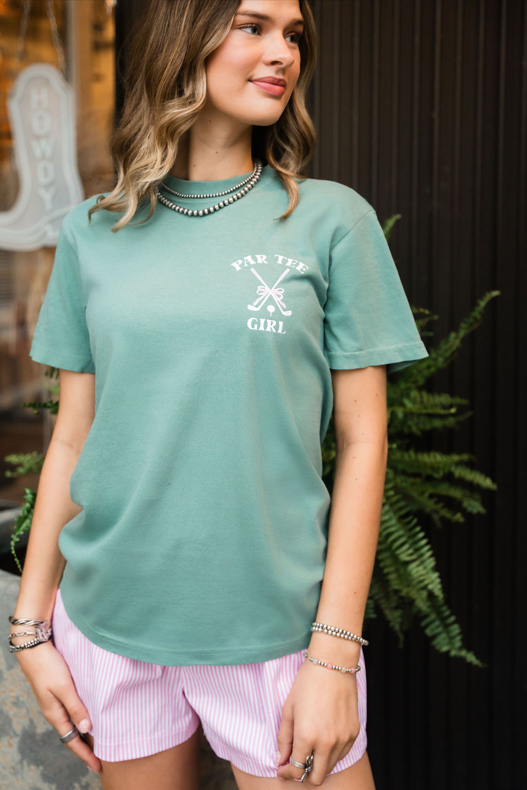 Kiss My Putt Graphic Tee