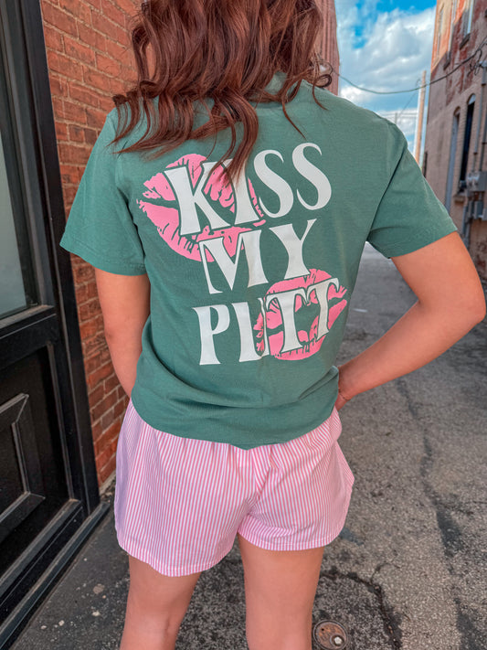 Kiss My Putt Graphic Tee